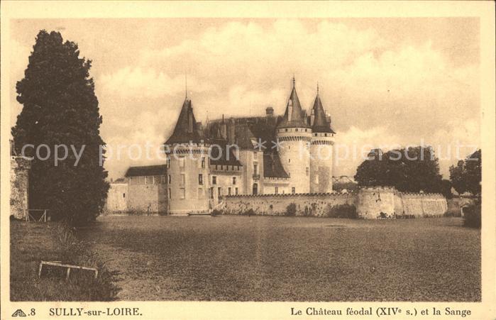 Sully-sur-Loire Chateau feodal XIV siecle et la Sange