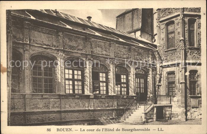 Rouen Cour de l_Hotel de Bourgtheroulde