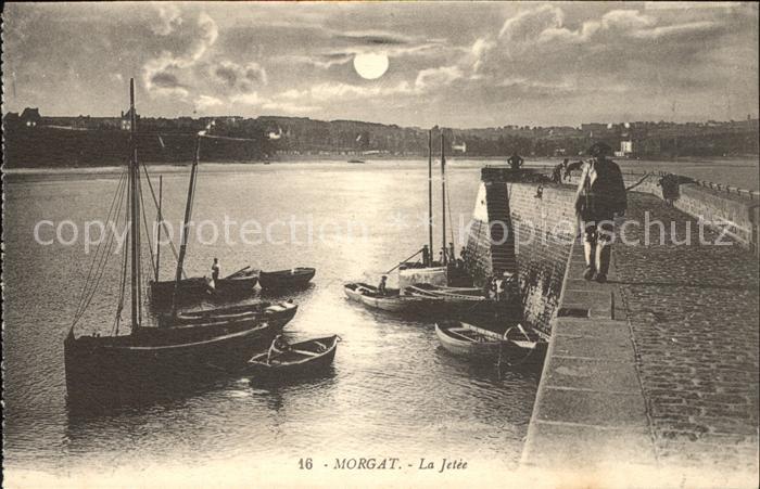 Morgat La Jetee au clair de lune Bateau