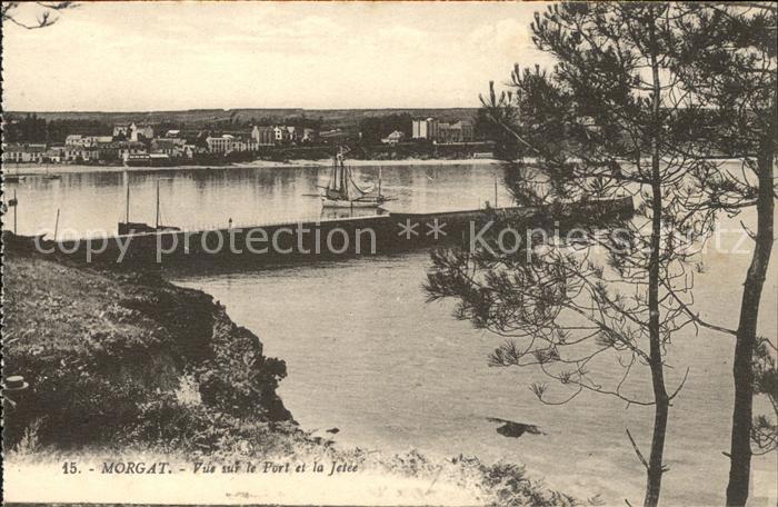 Morgat Vue sur le Port et la Jetee