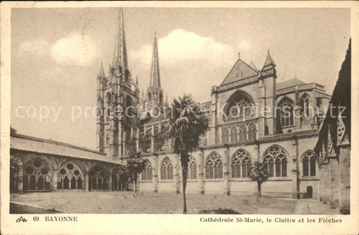 Bayonne 64 Cathedrale Sainte Marie Cloitre et les