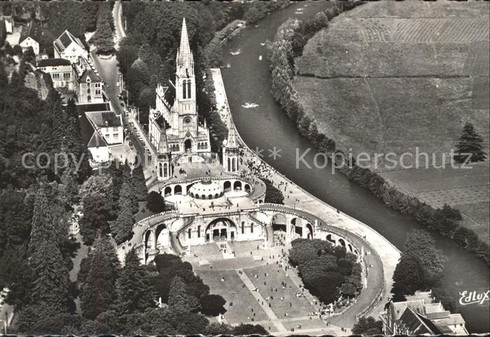 Lourdes Hautes Pyrenees Vue aerienne sur la Basilique et le Gave