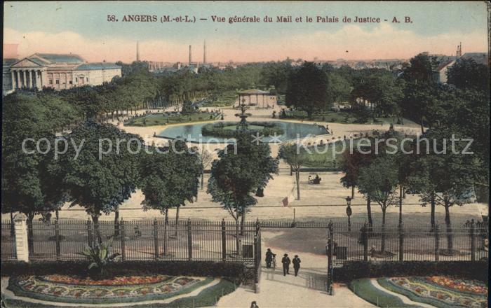 Angers Vue generale du Mail et Palais de Justice Fontaine