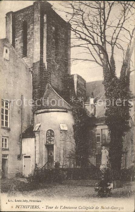 Pithiviers Loiret Tour de l'Ancienne Collegiale de Saint