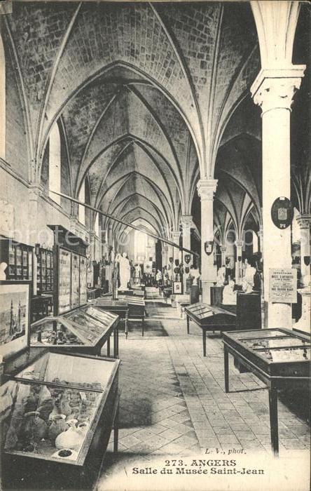 Angers Salle du Musee Saint Jean
