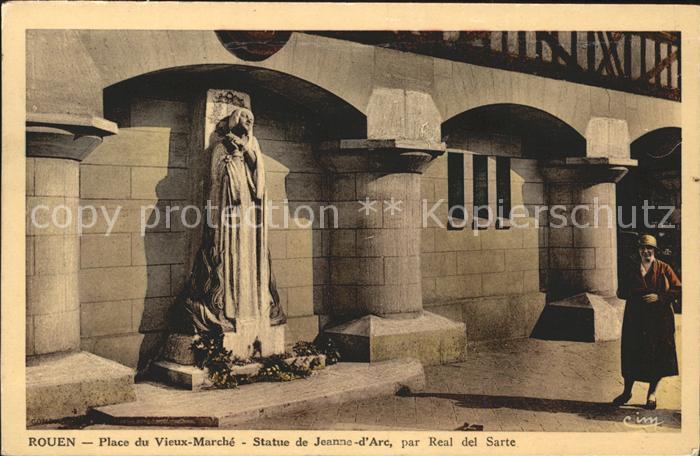 Rouen Place du Vieux Marche Statue de Jeanne