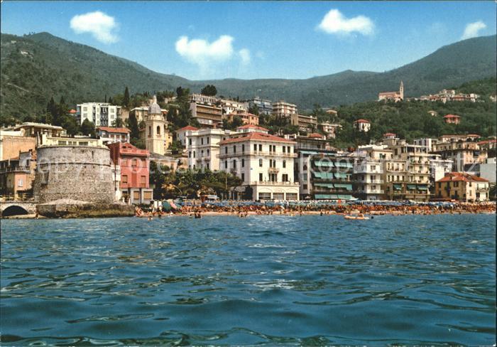 ALAssIO Savona Liguria IT Riviera dei Fiori Blick vom Meer Strand