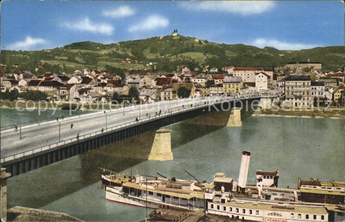 Linz Donau Nibelungenbruecke mit Poestlingberg Donaudampfer