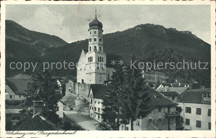 Bludenz Vorarlberg mit Kriegerdenkmal und Kirche