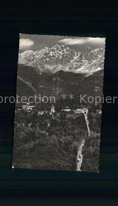 Innsbruck Hungerburgbahn mit Nordkette