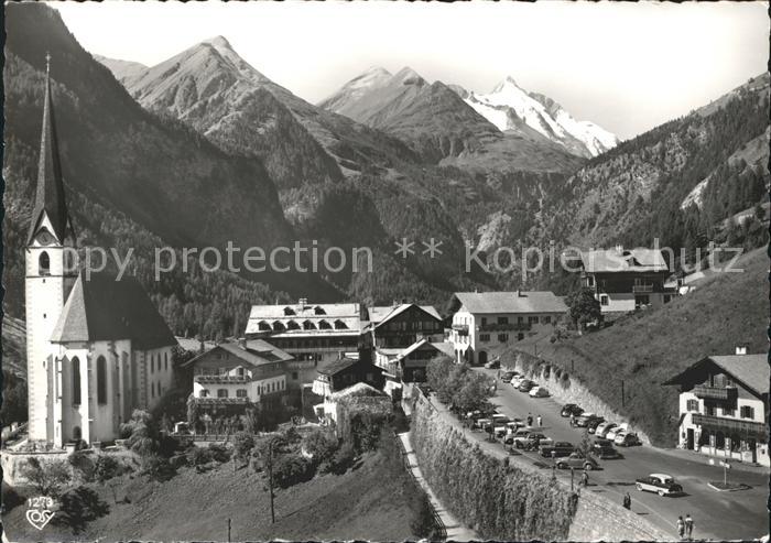 Heiligenblut Kaernten Ortsblick mit Kirche und Grossglockner