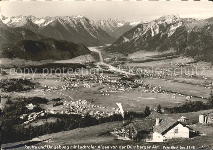 Reutte Tirol und Umgebung mit Lechtaler Alpen von der Duernberger Alm