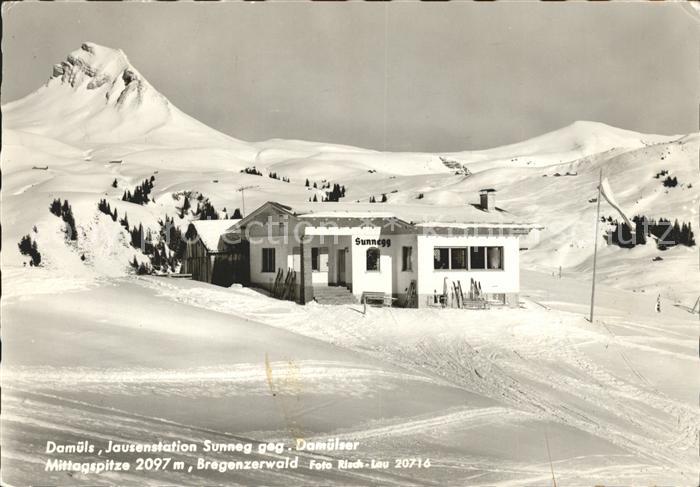 Damuels Vorarlberg Jausenstation Sunneg mit Damuelser Mittagspitze