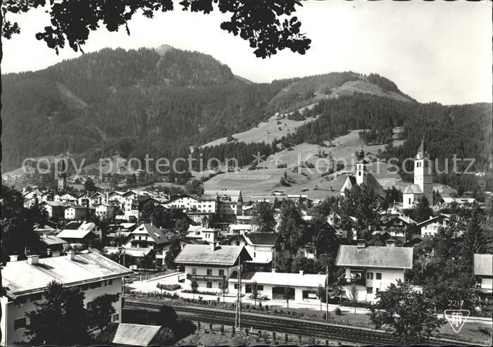Kitzbuehel Tirol mit Hahnenkamm