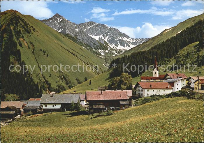 Berwang Tirol Ortsansicht mit Kirche Kamp Roter Stein