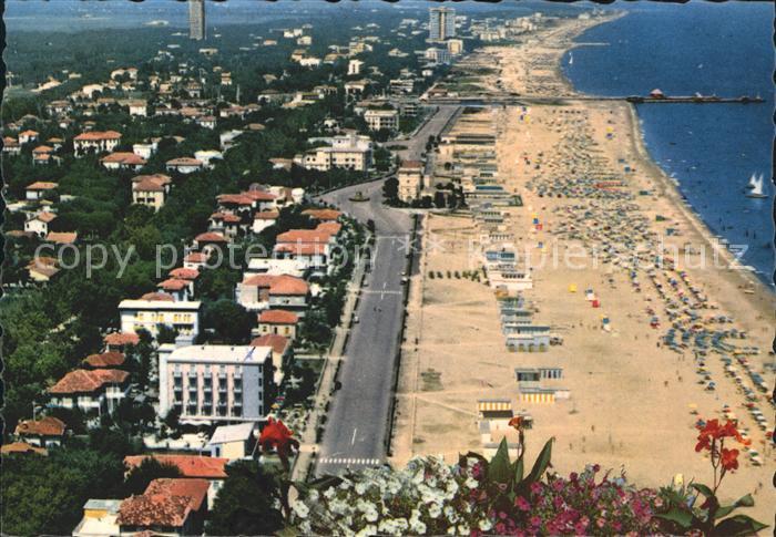Cervia spiaggia Strand und Pinienheim Fliegeraufnahme