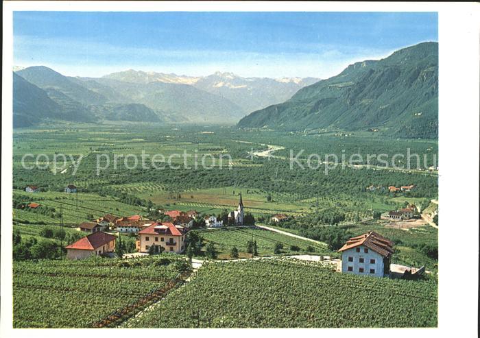 Fangart Etschtal gruene Landschaft