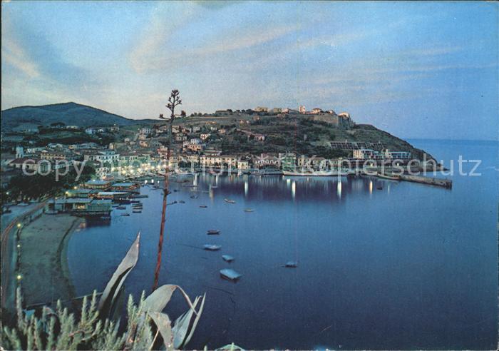 Isola d Elba porto Azzuro di notte Hafen