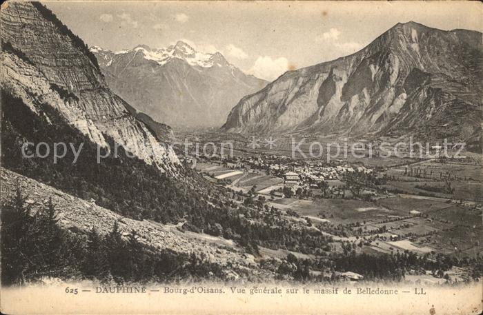 Le Bourg-d Oisans Vue generale sur le massif de Belledonn
