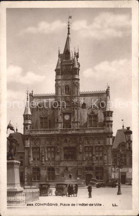 Compiegne Oise Place de l_Hotel de Ville