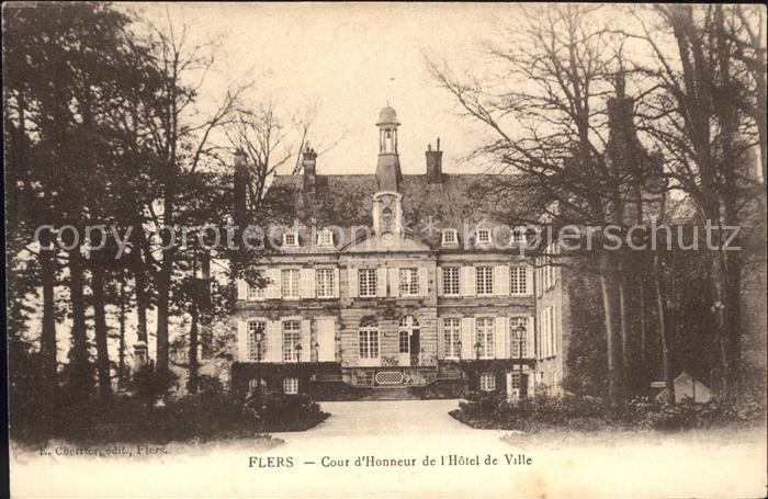 Flers Orne Cour d_Honneur de l_Hotel de Ville