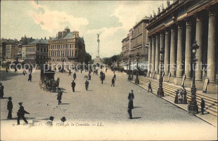 Bordeaux Place de la Comedie Monument Pferdekuts