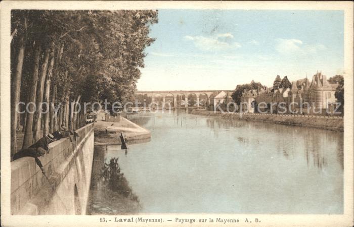 Laval Mayenne Paysage sur la Mayenne Pont