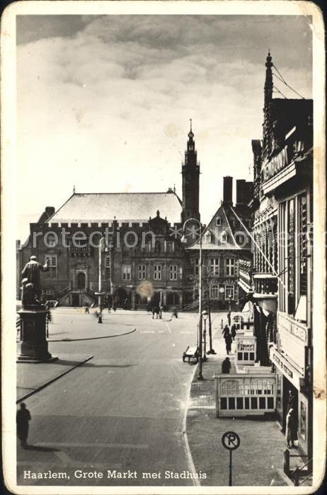 Haarlem Grote Markt met Stadhuis Monument Denkmal
