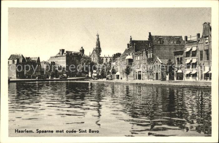 Haarlem Spaarne met oude Sint Bavo Kathedrale