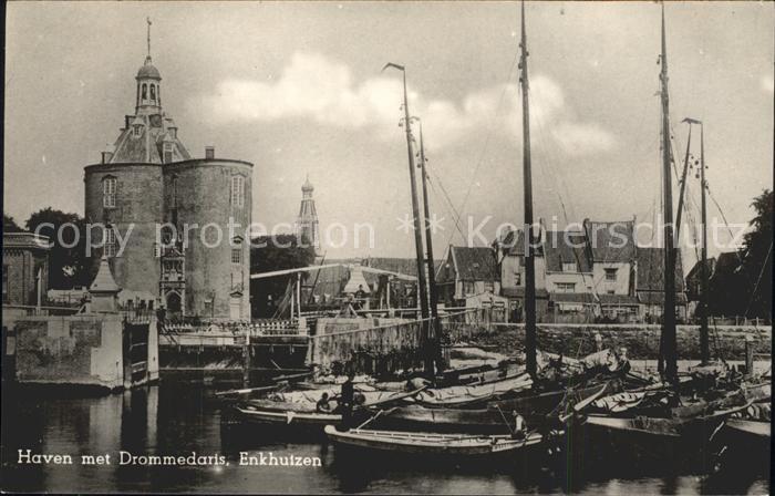 Enkhuizen Haven met Drommedaris Boote