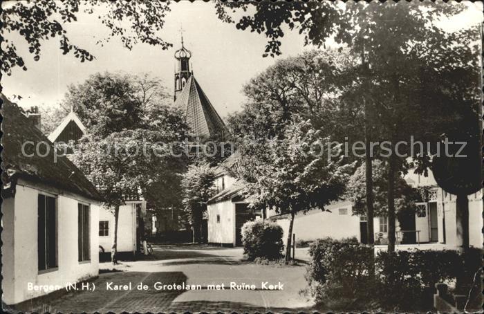 Bergen aan Zee Karel de Grotelaan met Ruine Kerk