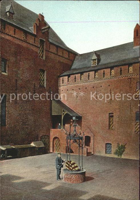Muiderslot Schloss Brunnen