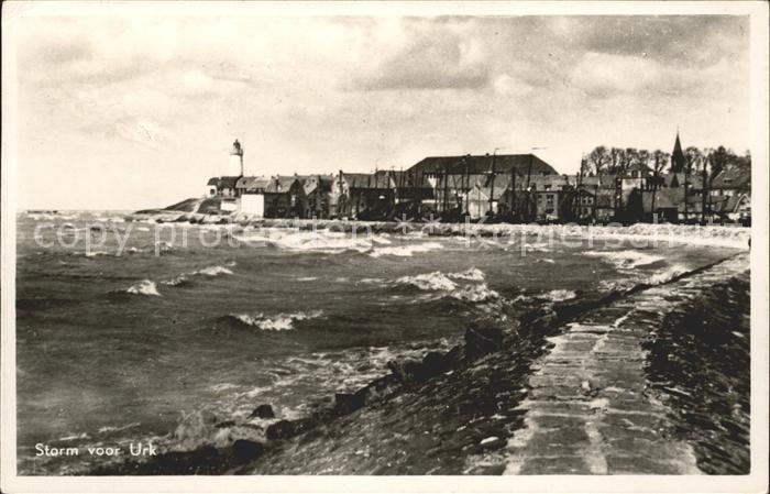 Urk Storm Blick vom Deich Sturm Leuchtturm