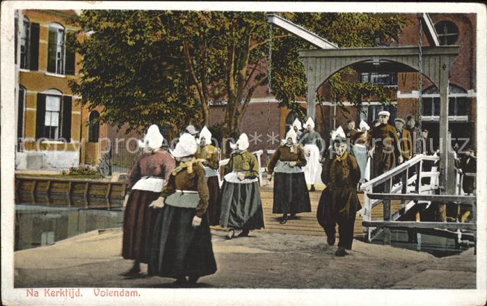 Volendam Na Kerktijd Trachten