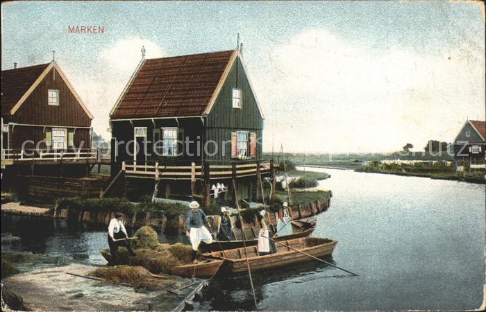 Marken Wohnhäuser der Insel Boot Wasserstrasse