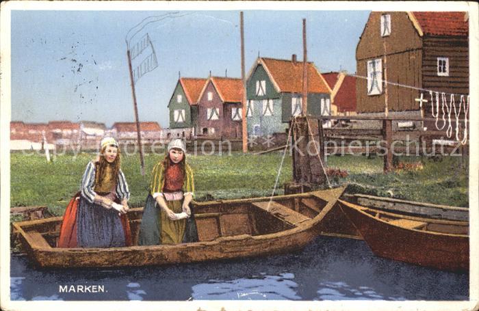 Marken Wohnhäuser der Insel Wasserstrasse Boot