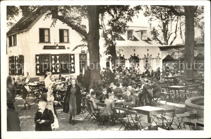 Bussum Gedeelte terras met Pannekoekenhuis
