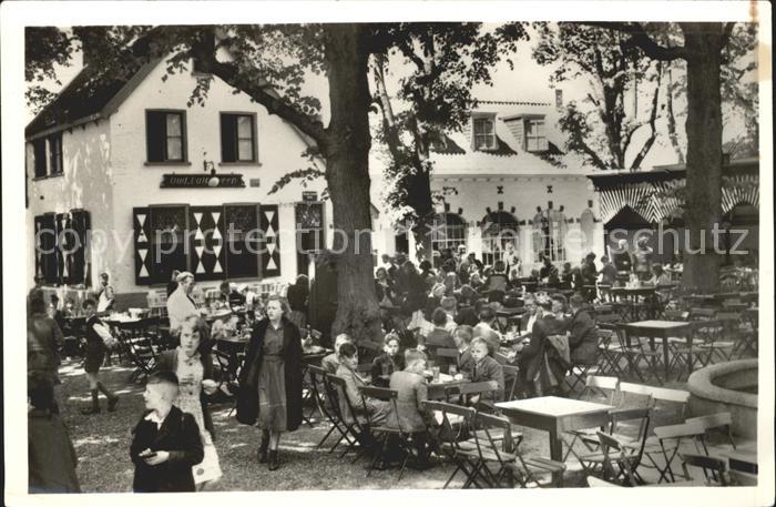 Naarden Gedeelte terras met Pannekoekenhuis