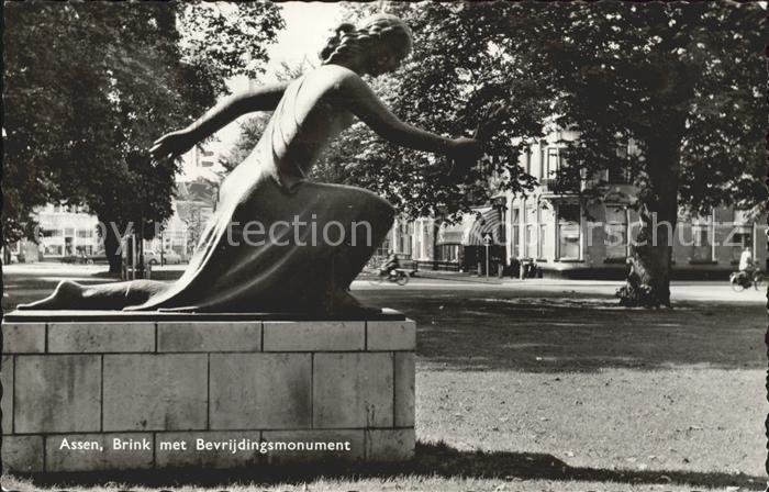 Assen Brink met Bevrijdingsmonument Denkmal