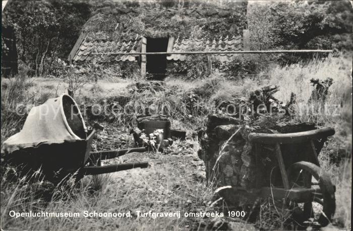 Schoonoord Openluchtmuseum De Zeven Marken Turfgraverij omstreeks 1900