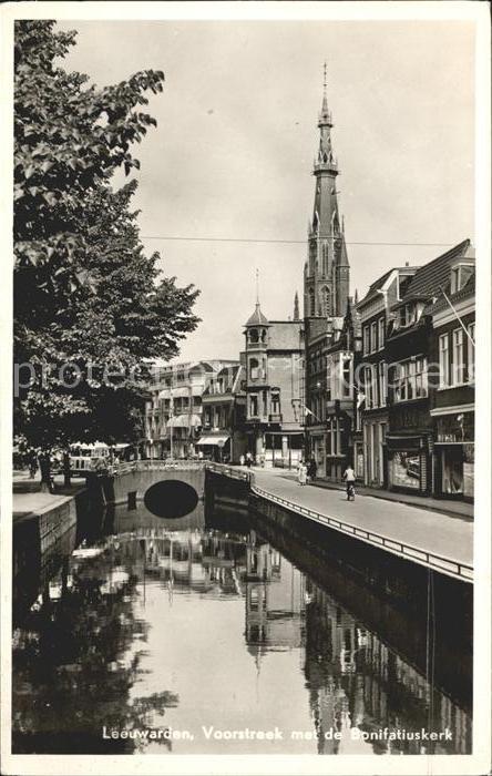Leeuwarden Voorstreek met de Bonifatiuskerk Kirche