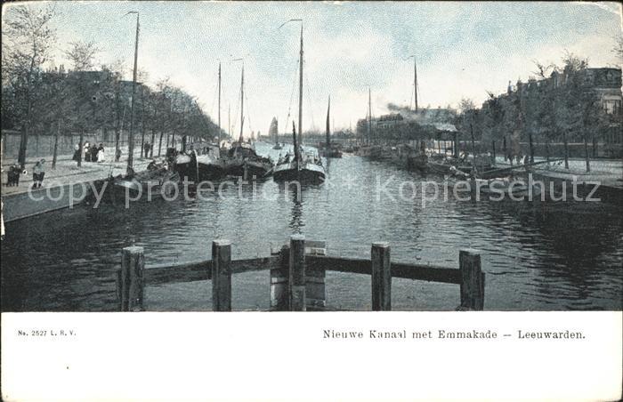 Leeuwarden Nieuwe Kanaal met Emmakade Schiffe