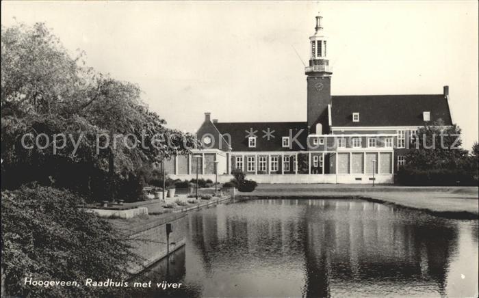 Hoogeveen Raadhuis met vijver Rathaus