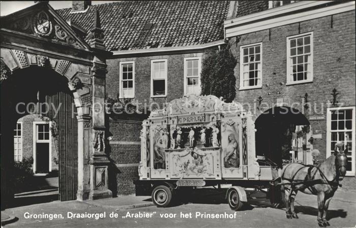 Groningen Draaiorgel de Arabier voor het Prinsenhof Drehorgel