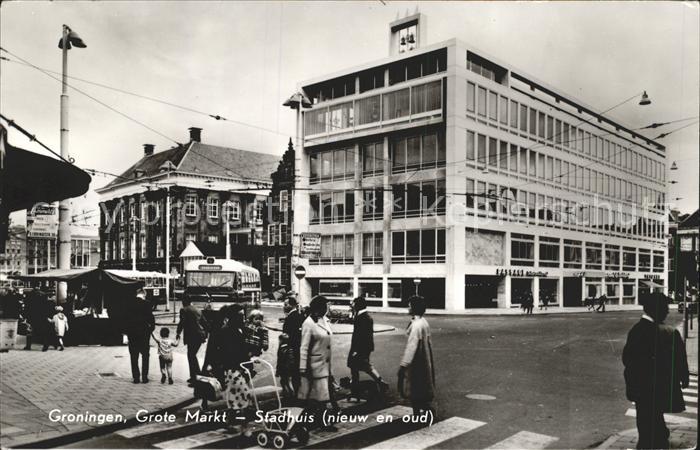 Groningen Grote Markt Stadhuis nieuw en oud