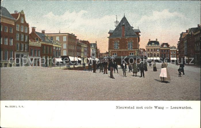 Leeuwarden Nieuwstadt met oude Waag
