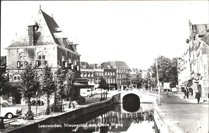 Leeuwarden Nieuwestad met Oude Waag Kanal