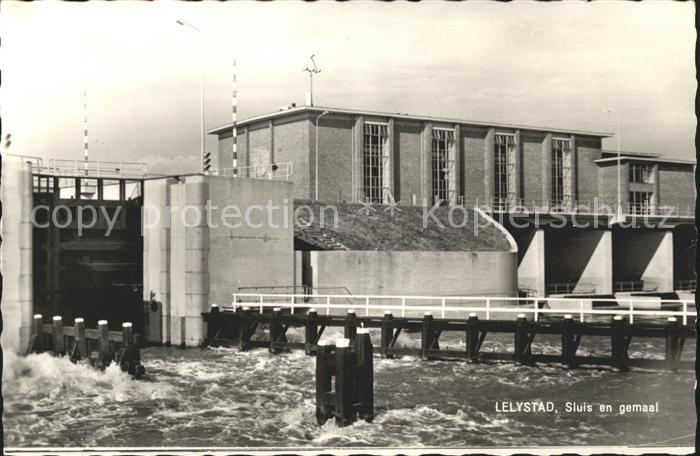 Lelystad Sluis en gemaal Schleuse
