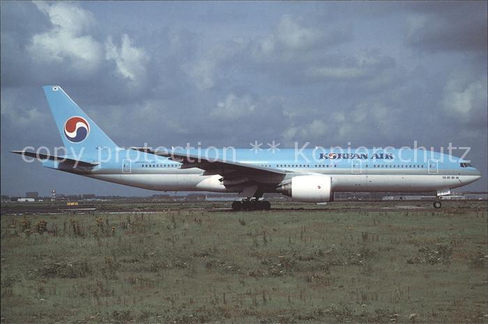 Flugzeuge Zivil Korean Air Boeing 777-2B5 HL7530