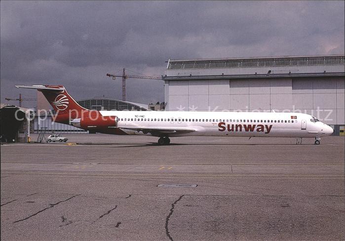 Flugzeuge Zivil Sunways McDonnell Douglas MD-83 TC-INC c/n 49792/1655
